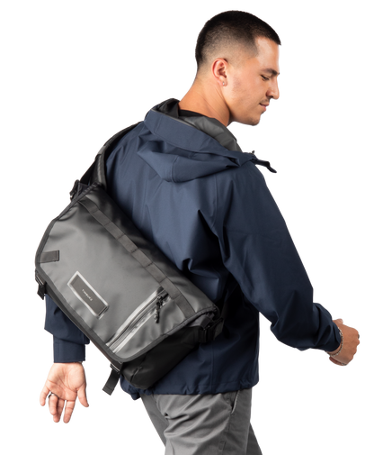 Especial Stash Messenger Bag