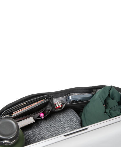 Flight Classic Messenger Bag
