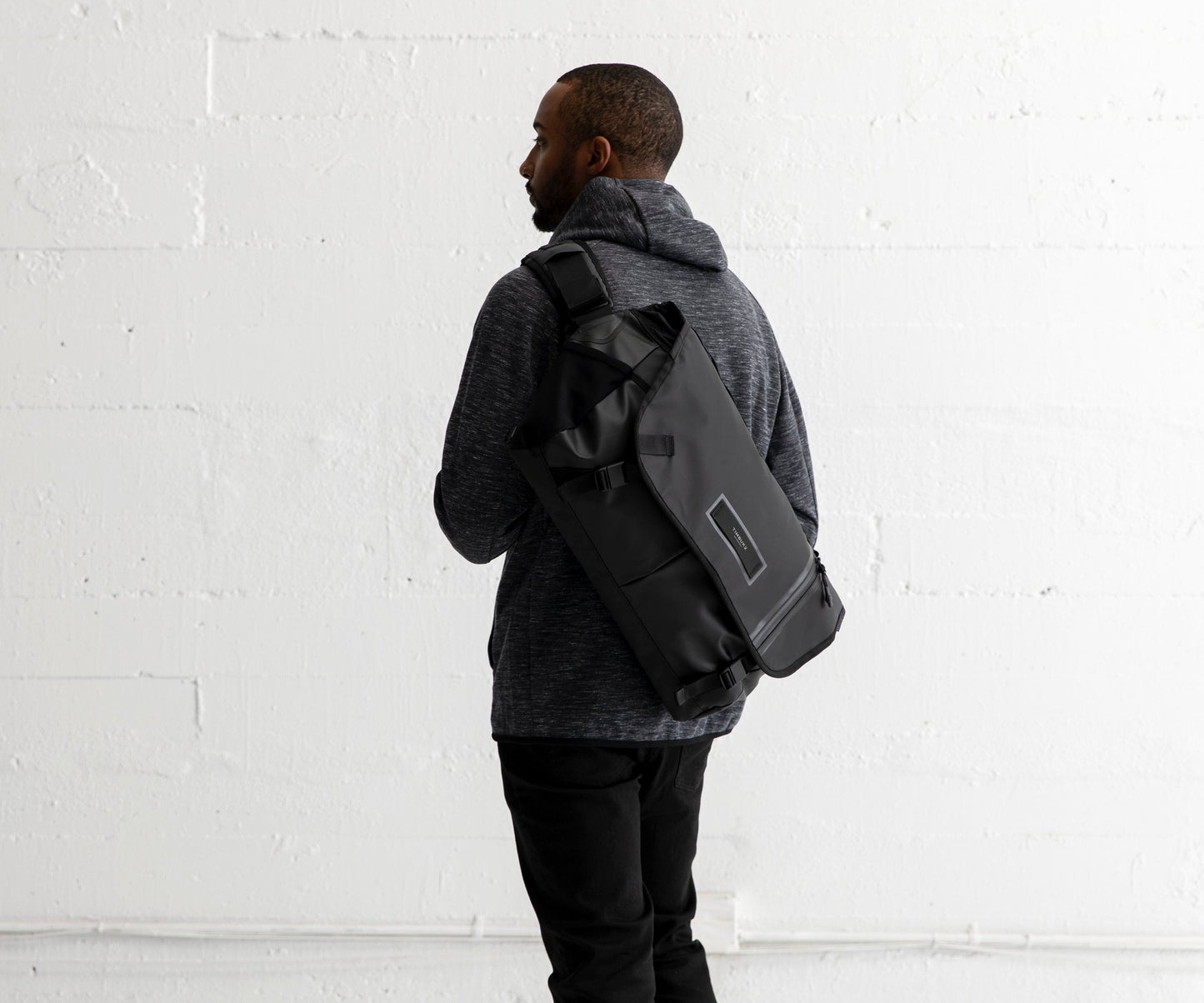 Especial Stash Messenger Bag