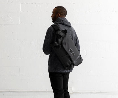 Especial Stash Messenger Bag
