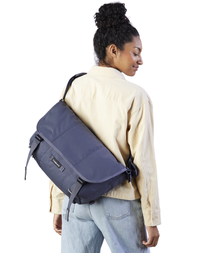 Flight Classic Messenger Bag