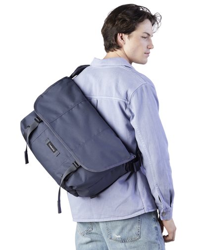 Flight Classic Messenger Bag